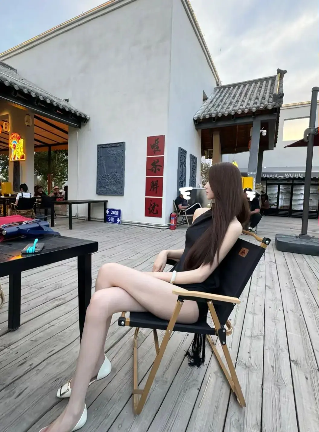 高跟黑色丝袜穿搭