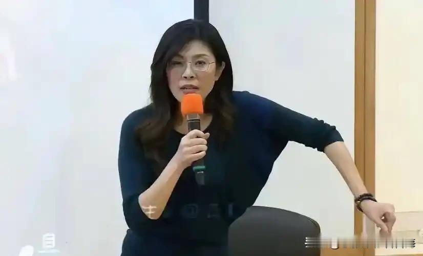 怎么看待郑丽文对中国人身份的认同 

郑丽文在东吴大学的发声，真的戳中了两岸人的