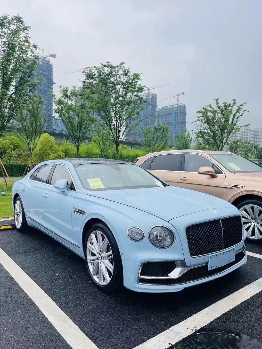 ​飞驰 V8 炫蓝-亚麻白  Naim顶级音响，全新现车 ​​​