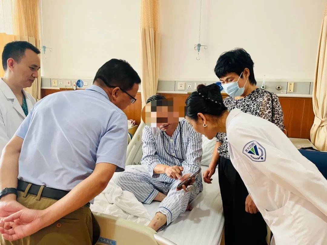这医院火了！浙江义乌，男子因胸闷到医院检查，他认为结果出来时医生都下班了，就先离