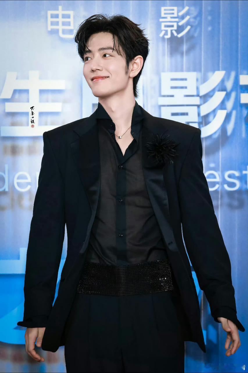 好像是黑纱透明的耶，哥哥，我冷……你抱抱俺 