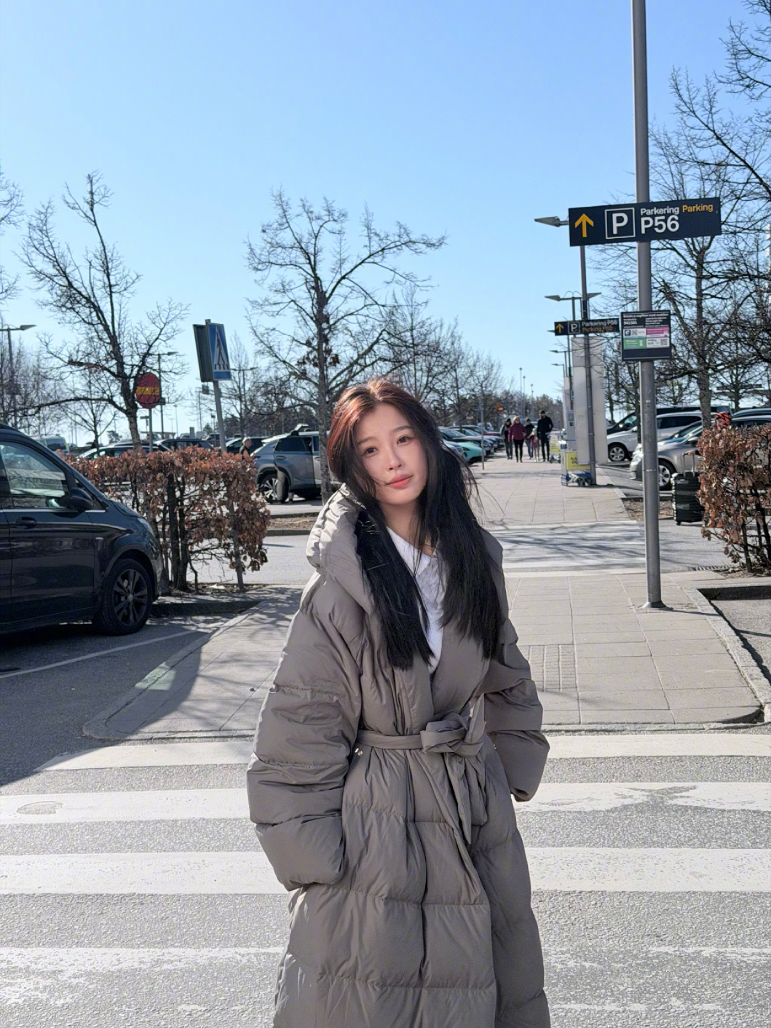 虞书欣今日份营业，旅行plog十八宫格 漂亮学姐舒心！身材好辣，期待林晚星上线 