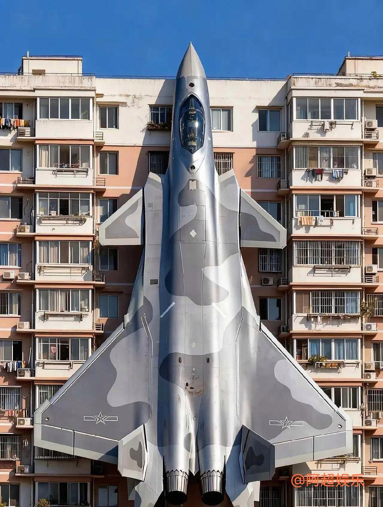 来感受一下歼20的真实尺寸吧科技感十足  祖国越来越强大