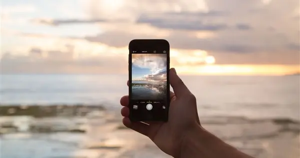 相機才排第五！最新調查揭秘：買手機大家最在意的是續航