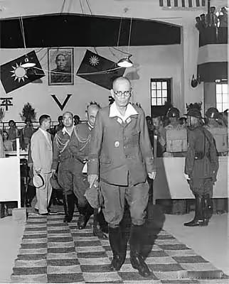 南京受降前夜，何应钦悄悄关照老同学冈村宁次，一桩往事争议至今
 
1945年9月