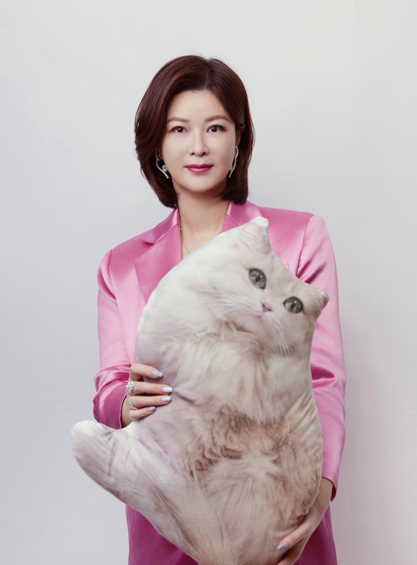 杜华在节目上压榨员工杜华说王怡人的价值是赚钱赚钱赚钱艺笔封神杜华节目发言语出惊人