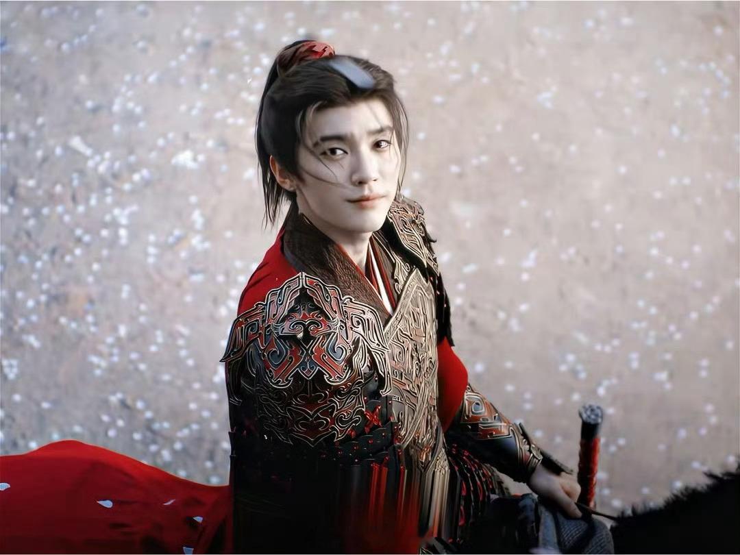 剧集翘楚周翊然少年将军谁懂啊！！周翊然高马尾战甲骑马出场的瞬间——少年将军本将?
