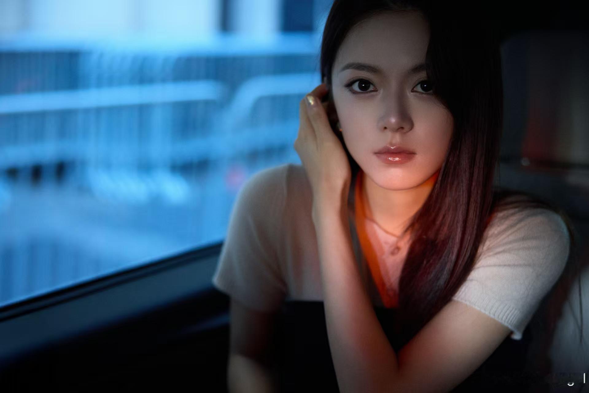 赵今麦晒巴黎看秀九宫格赵今麦车窗拍照 赵今麦太美了吧，我好喜欢！好看好看 ​​​