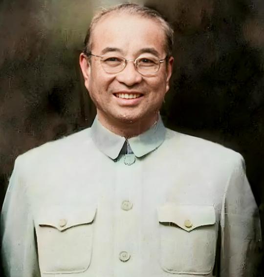 1953年4月26日，上海，杀害李大钊的主谋雷恒成化名“了明禅师”被押赴刑场，他
