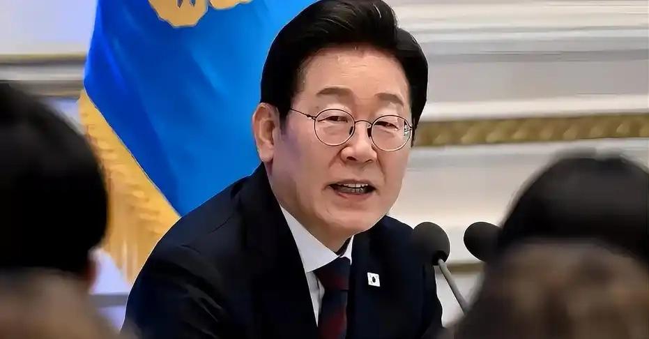 2月27日，韩国总统李在明以低于市场价挂牌出售京畿道城南市自住房，以此表态稳定楼