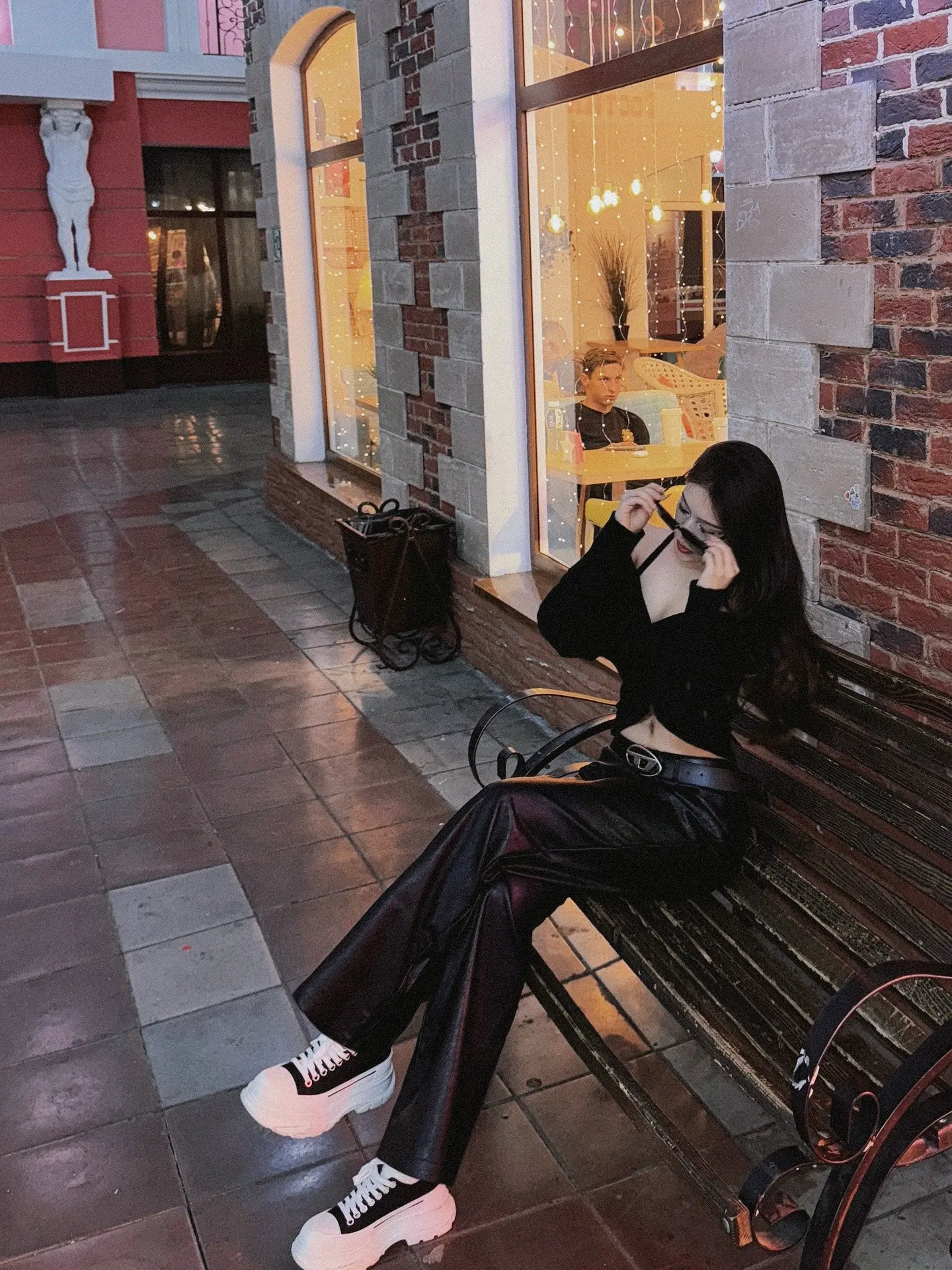 气质女人听DJ