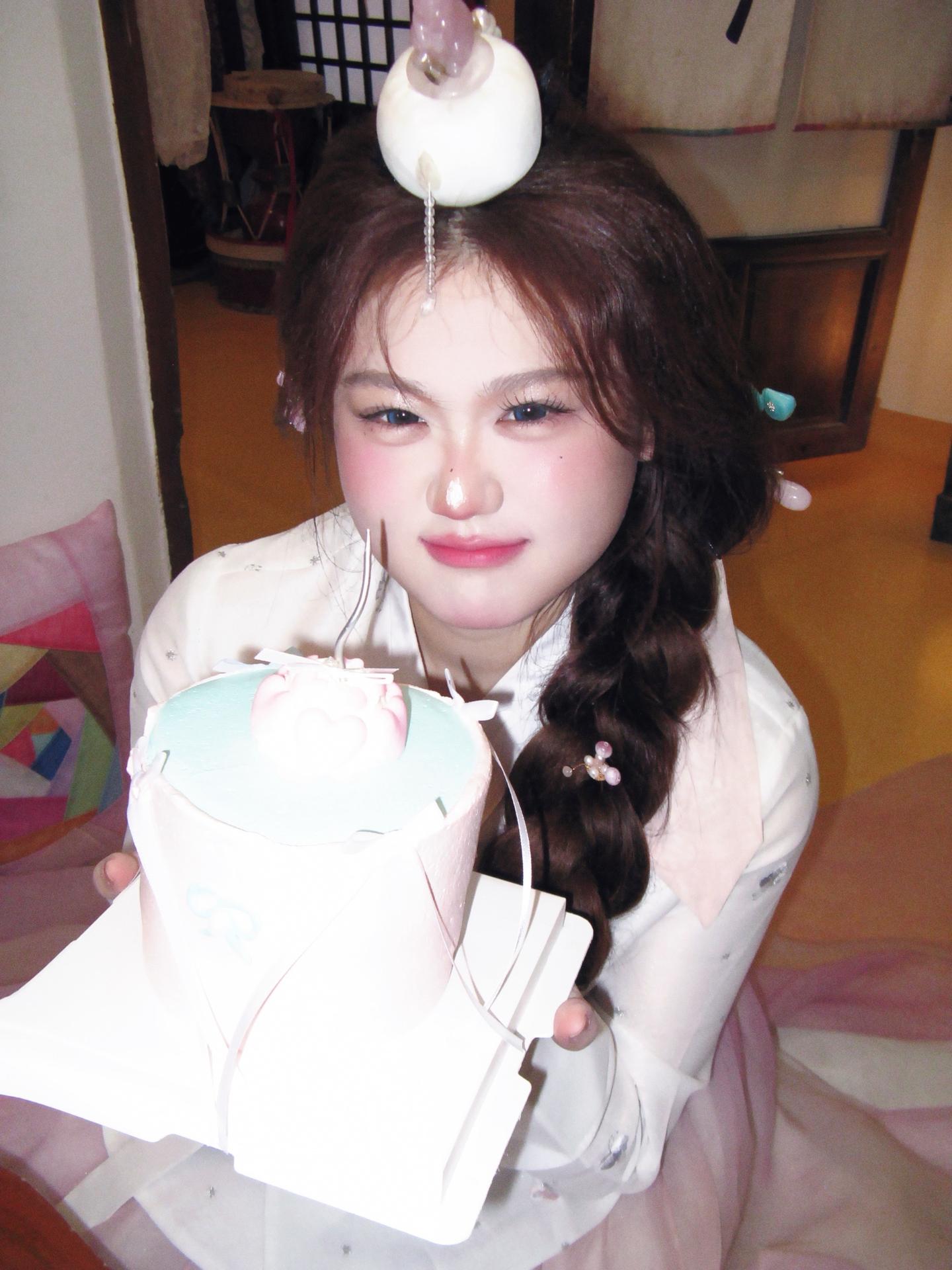 吃块小蛋糕 人生步步高✨🎂✨。