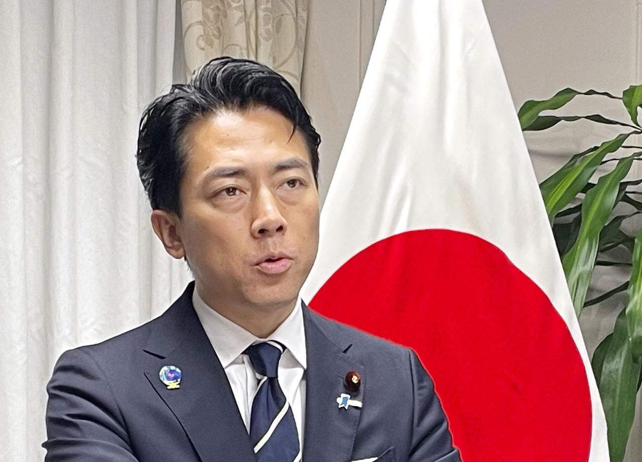小泉呼吁日本讨论拥核，广岛幸存者一句话比所有防务报告都尖锐。

防卫大臣小泉进次