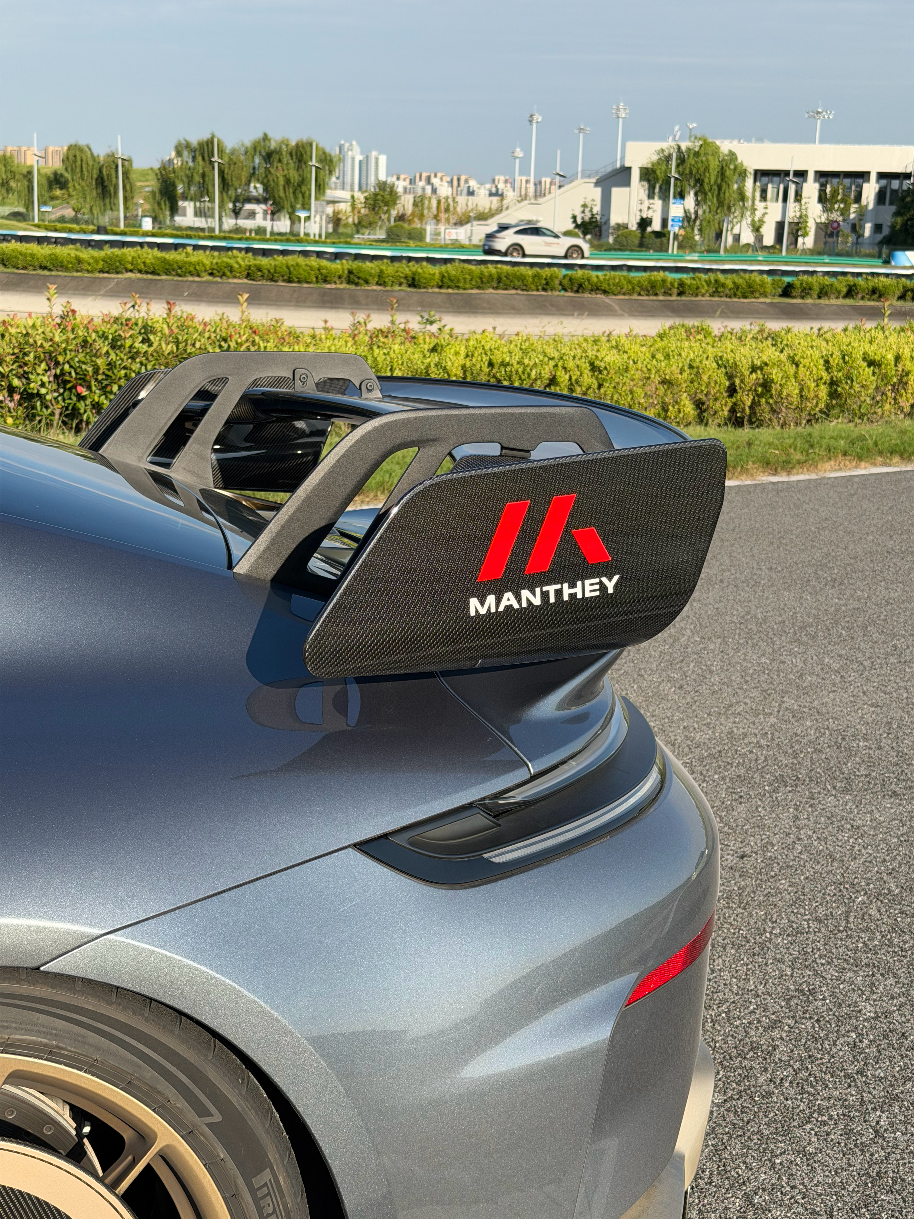 开上GT3 Manthey了！官方升级套件，相较于同场试驾的GT3 Tourin