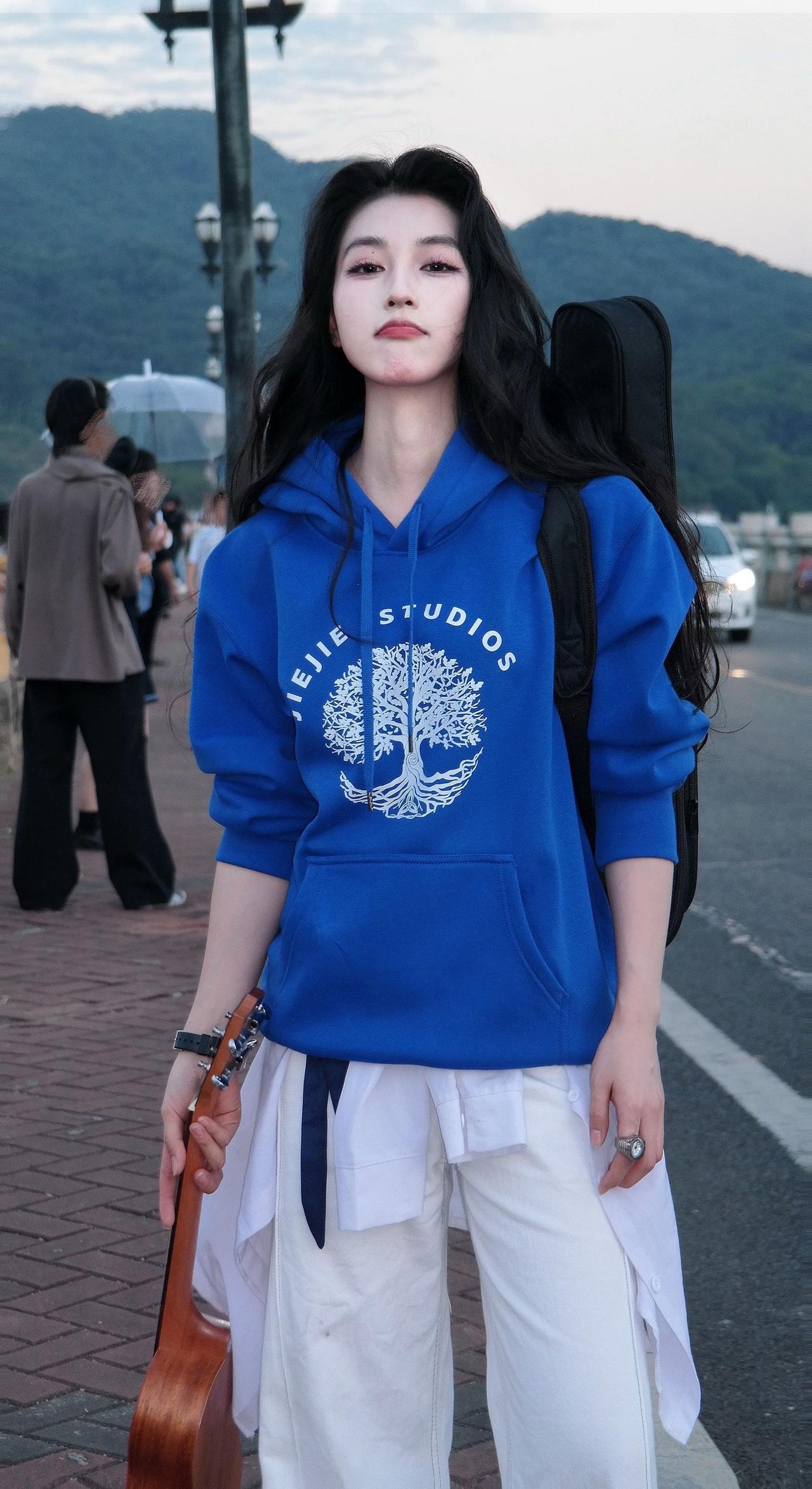 如何打造属于自己的高级感穿搭?怎样穿搭知性又显身材?