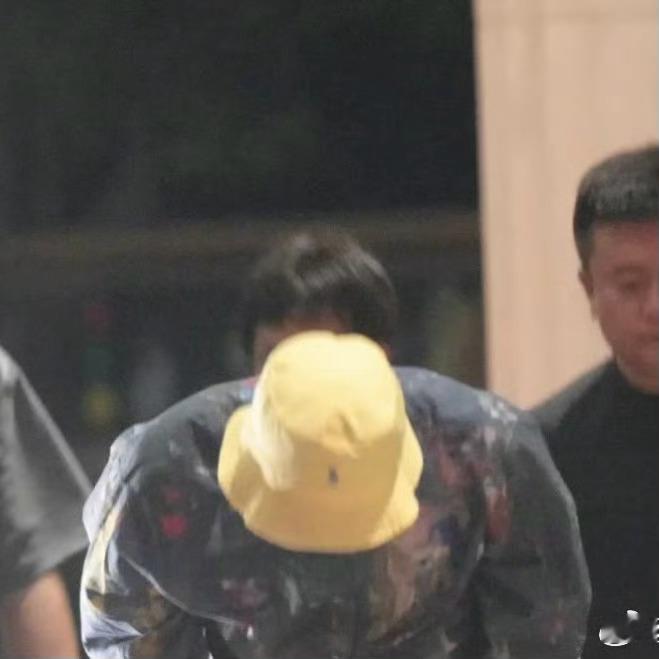 💛  这颗小黄帽好可爱！！！