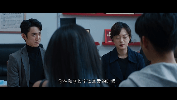 命案现场为啥突然开始诉苦 当凶犯在命案现场诉苦，才知晓这背后情感陷阱的复杂，悄无