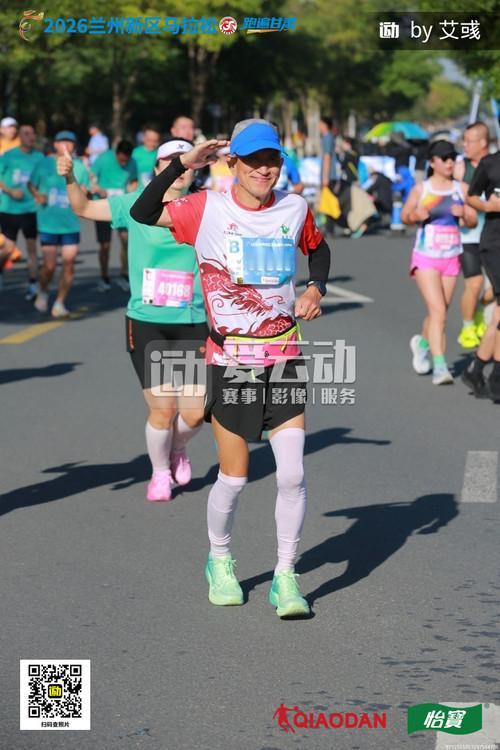 兰州新区半马比赛安全完赛，计划2小时30分钟～40分钟。2:31:04完赛。今天