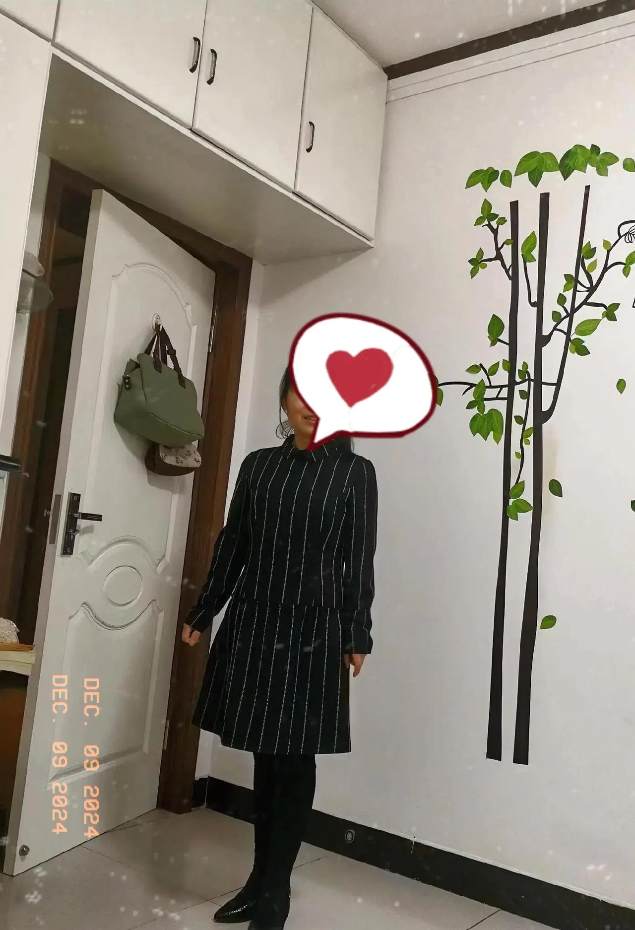 衣服少而精才是最佳选择[赞]
质量上乘，款式、颜色适合自己就很好[比心][加油加
