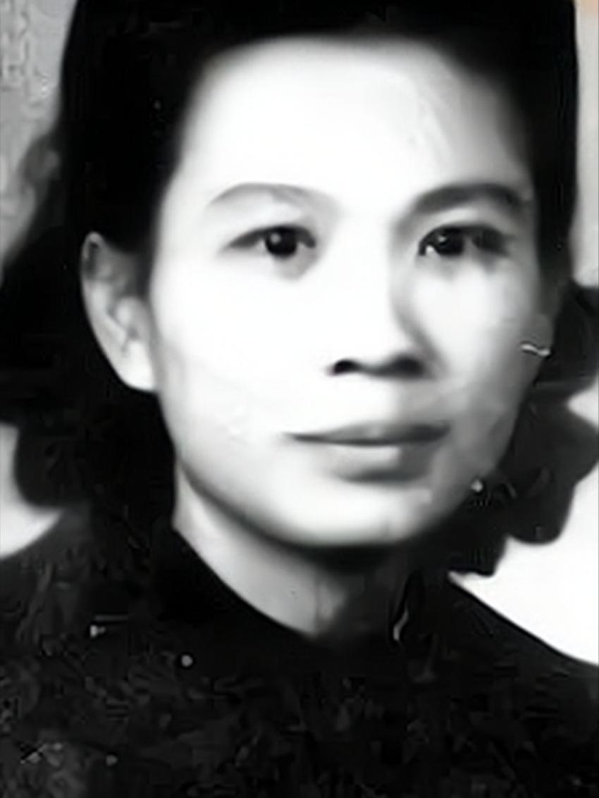 挖出戴手铐的女遗骨，鉴定后确定，她就是中央苦苦寻找的人！

1975 年夏天，歌