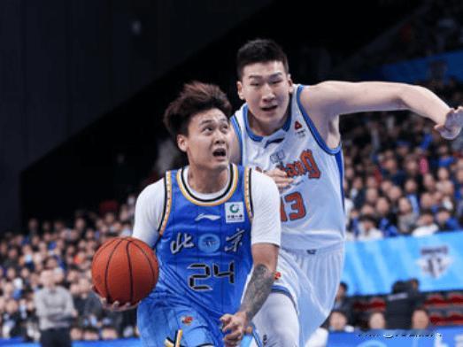 赵睿打新疆22+5+6，带领北京六连胜，新疆根本拦不住




新疆带领北京客场