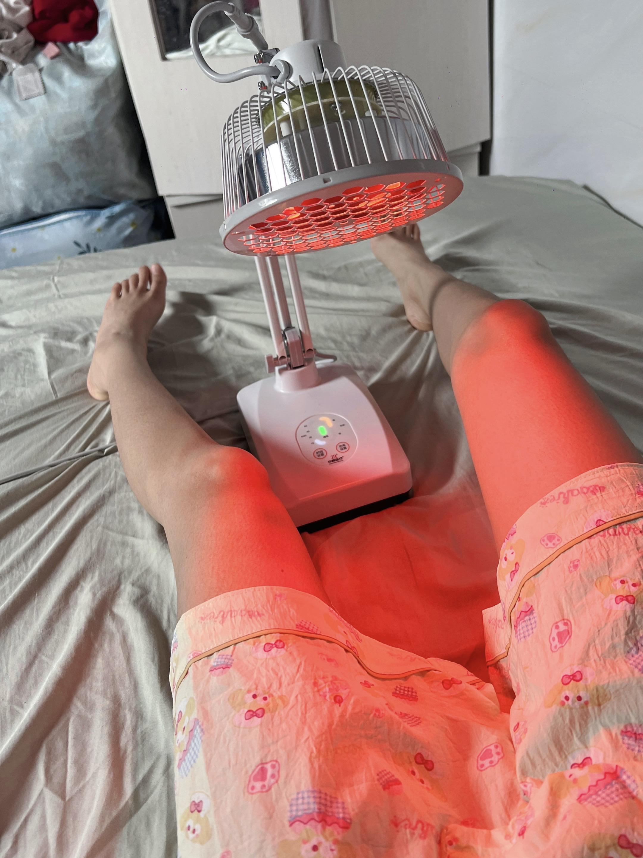 听我的！宫寒痛经的，湿气重的，要备孕的都去烤这个烤灯，坚持烤一段时间...