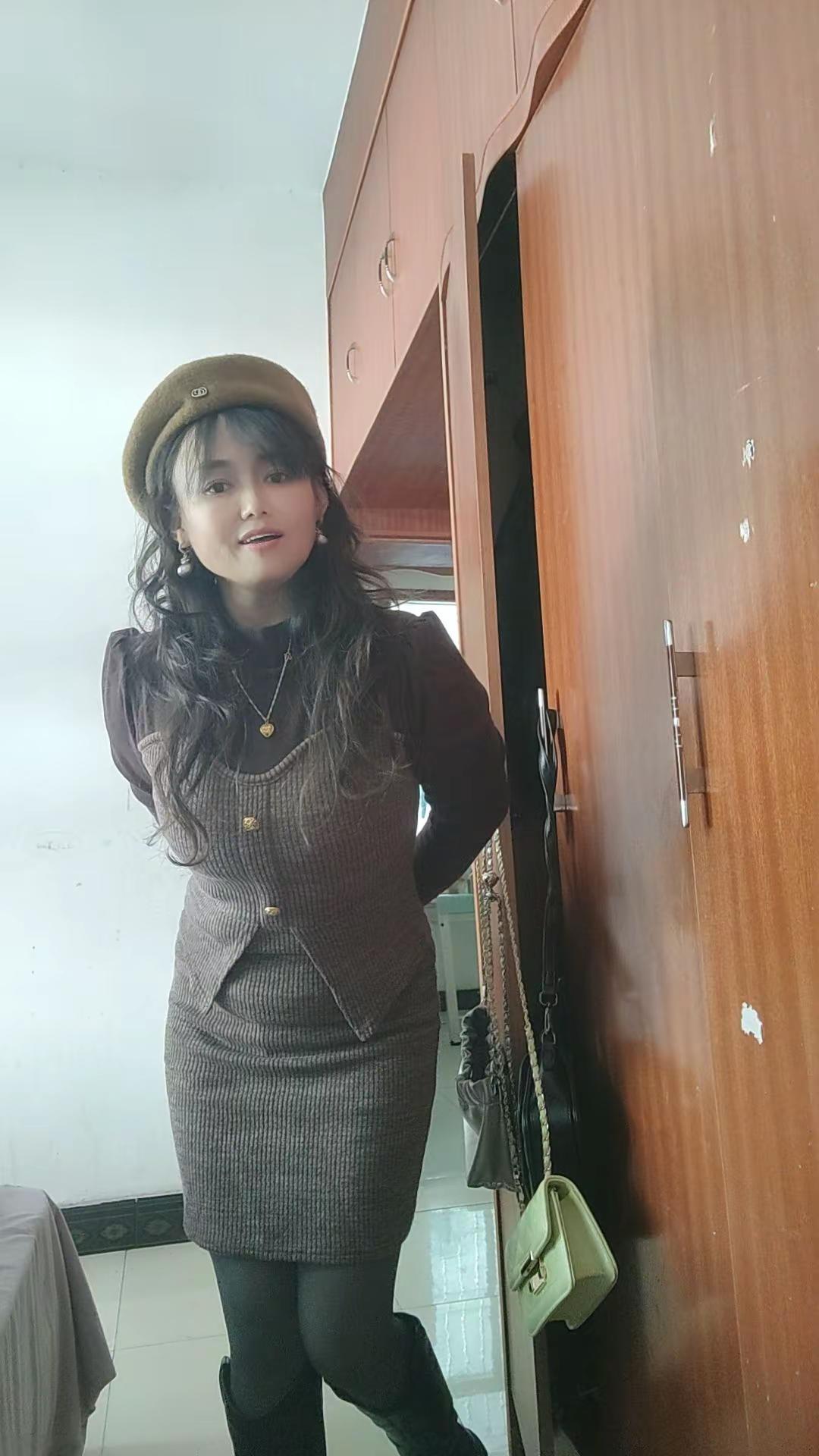 臭美是不分年龄🤫🍎😜