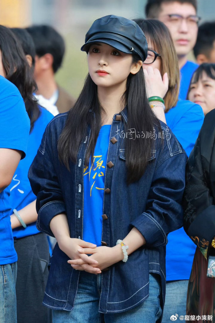 沈月首部现实主义题材女主 沈月新剧《但愿人长久》开机，首挑现实主义题材女主。开机