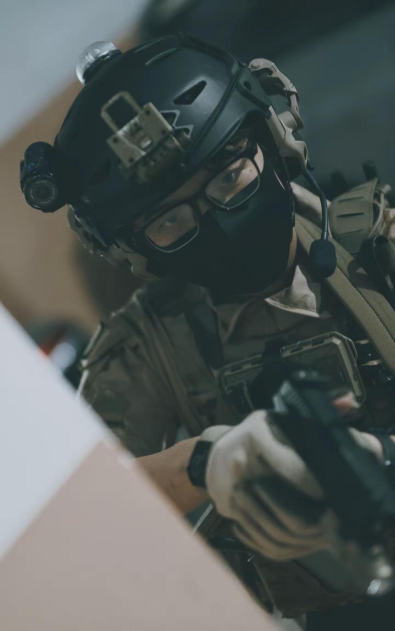 “是什么让你产生能赢的错觉？”战术装备 三角洲行动 📸：@胖胖呼呼