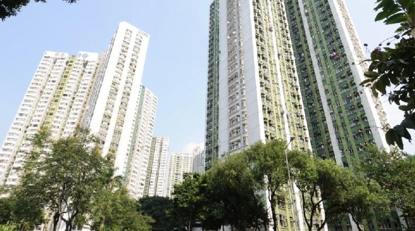 珍惜生命，今(11日)早上8时09分，香港大围美田路34号美城苑一单位，一名42