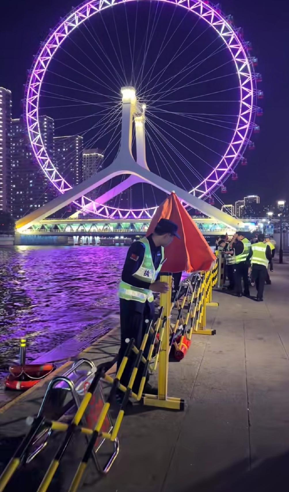 这回大家都安心了吧？天津下了力度，天津之眼昨天晚上加了护栏。前两天还是岸边沿途每