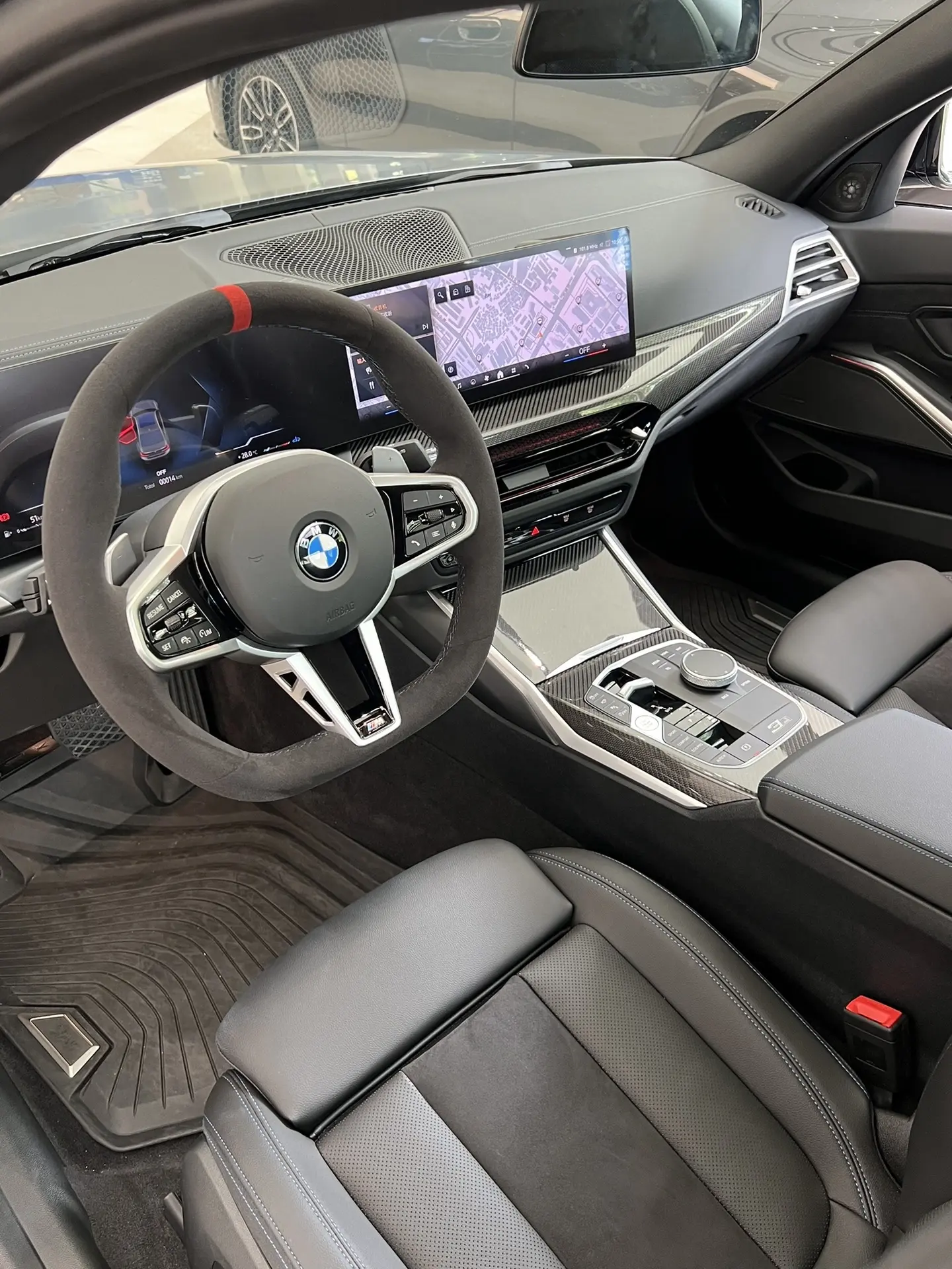 比普通版本贵了快两万的宝马3系50周年纪念版值吗？宝马3系