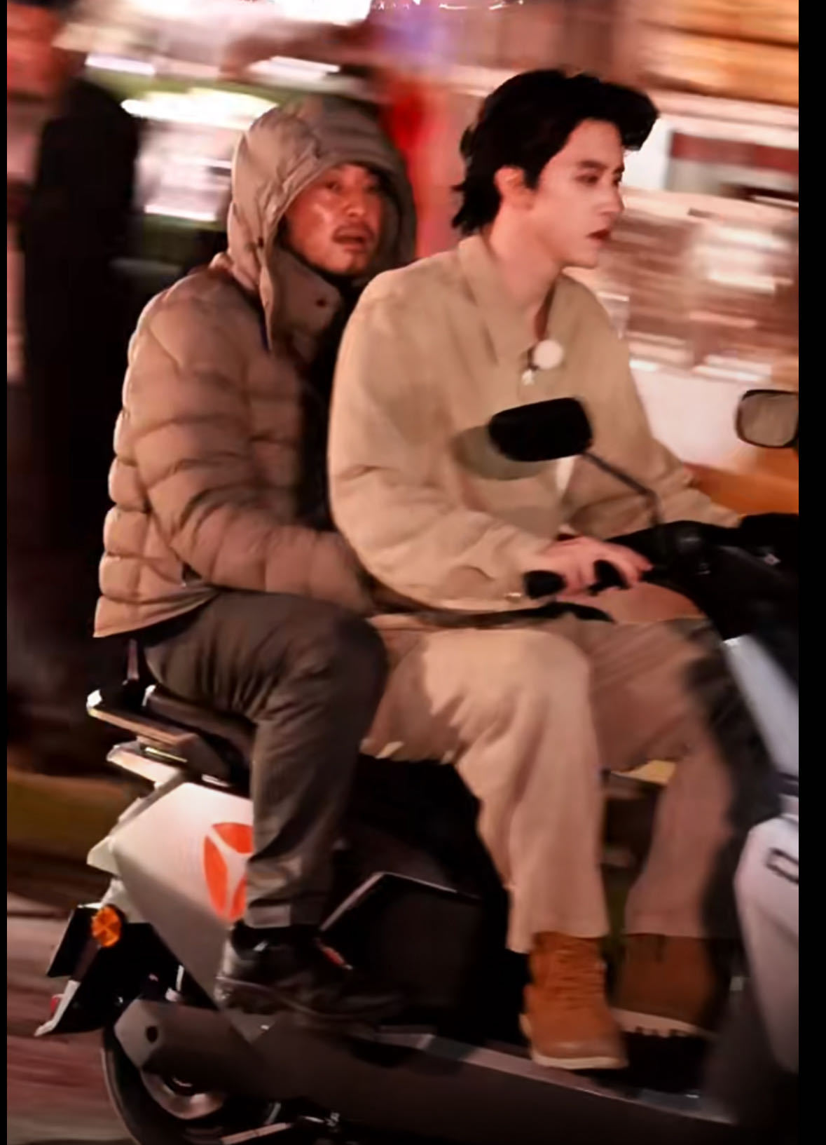 只给敖瑞鹏打滤镜不管沙溢死活 沙溢：说好的兄弟情深呢？怎么滤镜还带年龄门槛！看敖