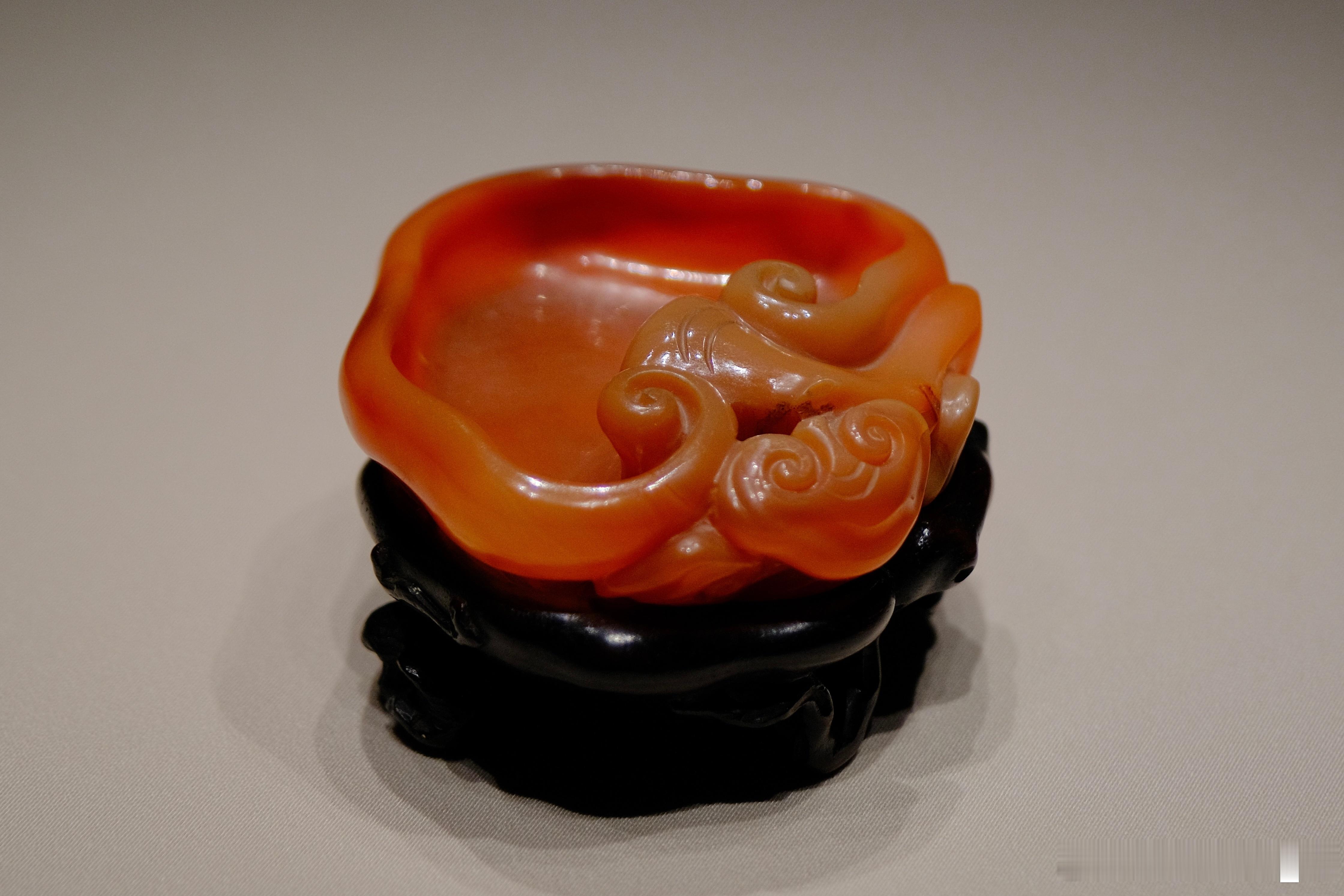 江西省博物馆琢光刻影 咫尺匠心：雕刻工艺文物展 在赣博偶遇天津博物馆的展品 布光