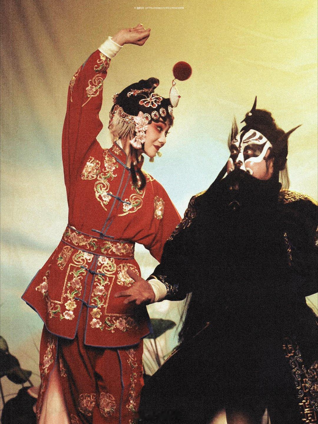 陕西戏曲研究院直播 非实时画面用心传承秦腔国粹，坦诚说明直播画面情况，以十足诚意