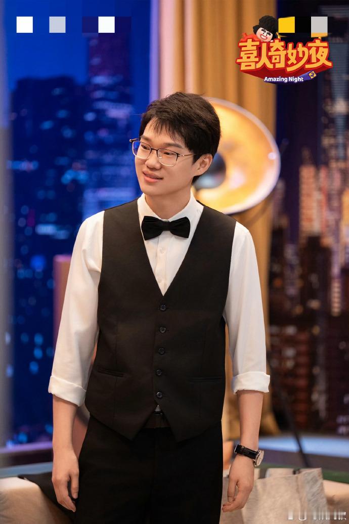 李飞不走流量只走量喜人奇妙夜每次李飞和三狗组合一起合作，总能带给我们最真实、最自