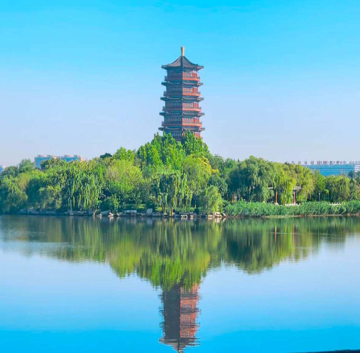 淄博人文地理（16）
淄博一处景点，其人文内涵丰厚，景色美丽。你知道这是什么塔吗