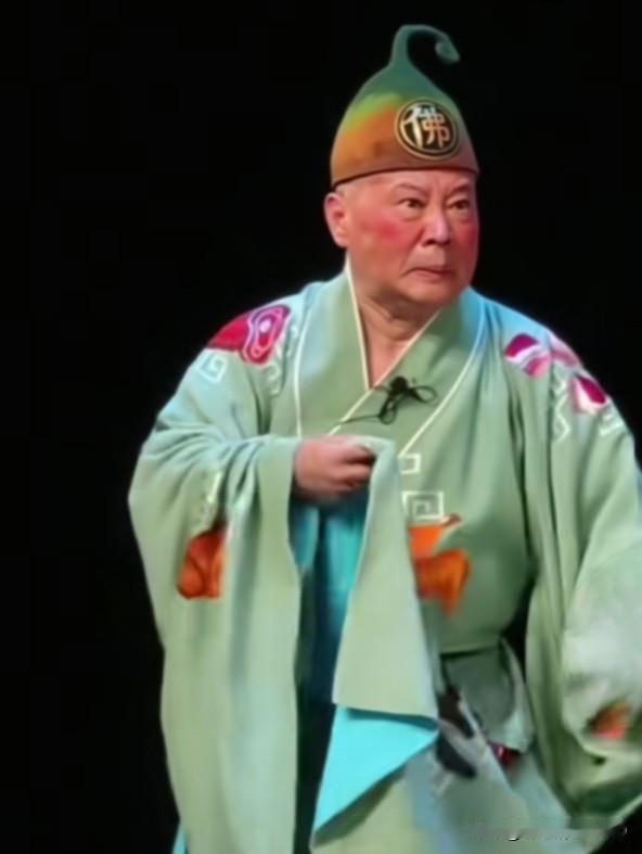 郭德纲违规重出结果

千呼万出，最终水落石出，武汉文旅局祭出通告，对于承办郭德纲