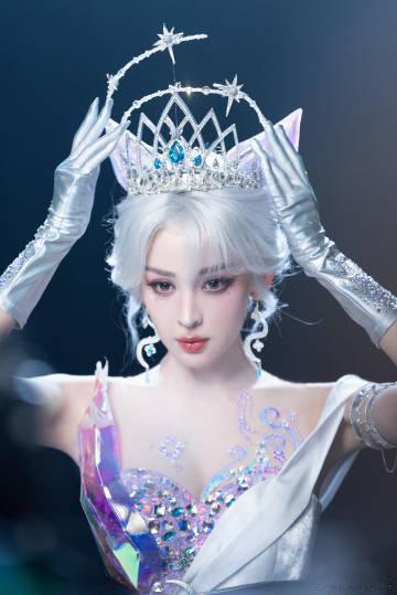 让娜扎出cos的简直是天才娜扎狐狸造型建模级别真人复刻游戏建模，娜扎狐妖封神 