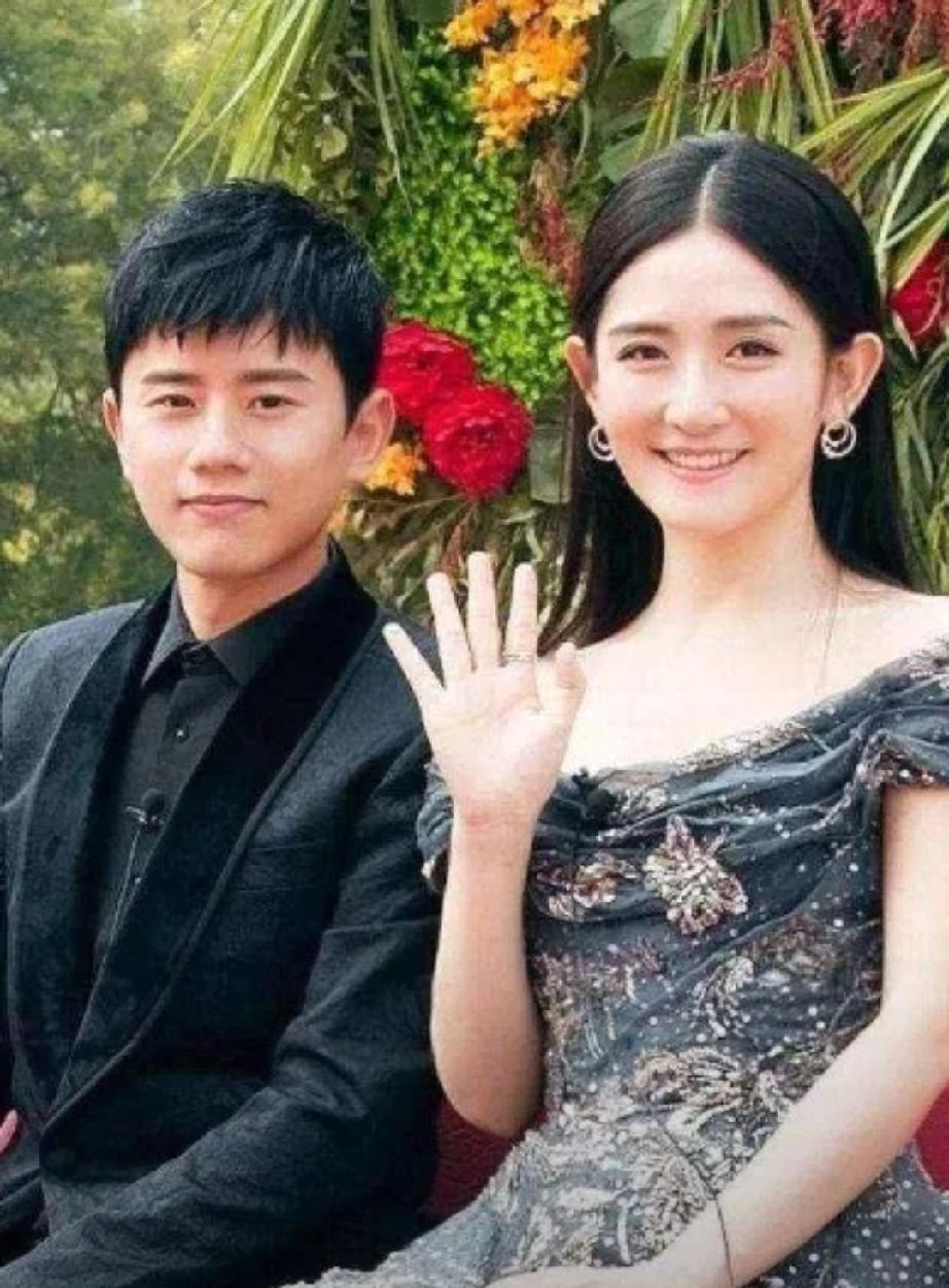 张杰谢娜婚前往事：当年差点拿八千万买汤臣一品，谢娜理智拦下来
 
       
