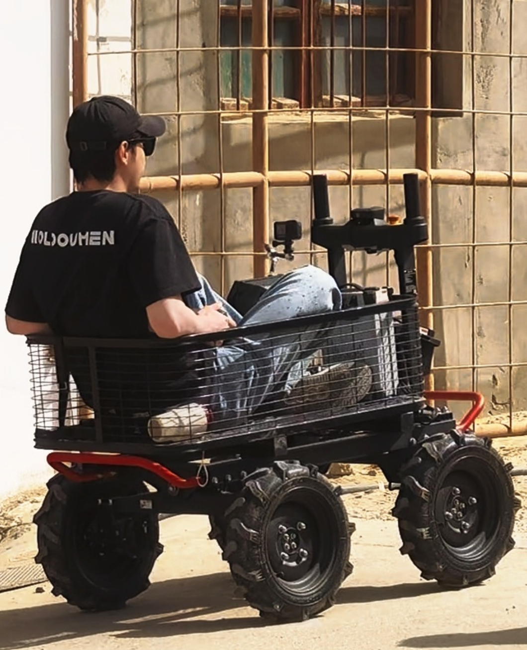 十个勤天种地吧 猜猜这是哪个哥们儿？