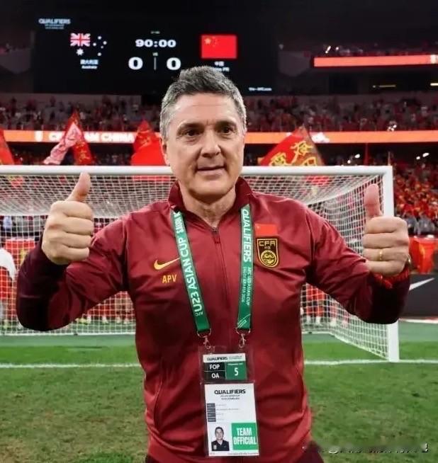 还叫“大脚尼奥”？叫他名帅安东尼奥……这样的论调肯定又会来，赢了吹上天，输了骂人