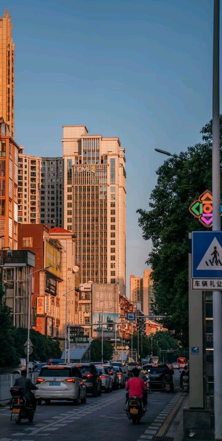 这是我的家乡，号称小华新…人气一直稳居衡阳县域前二吧！期待越来越好！