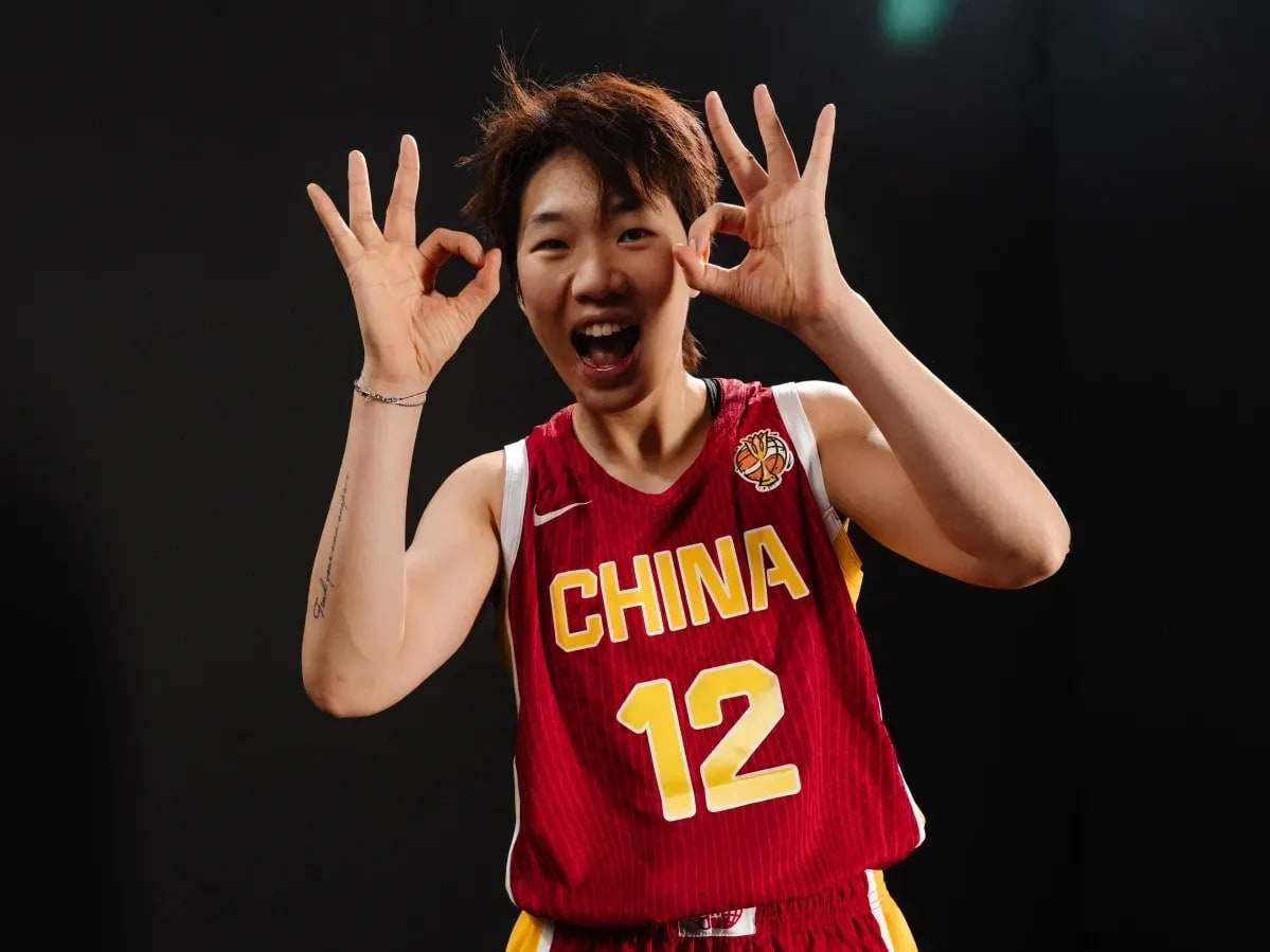 这样的队长作用何在？
       中国女篮新任队长
       首场对阵美国