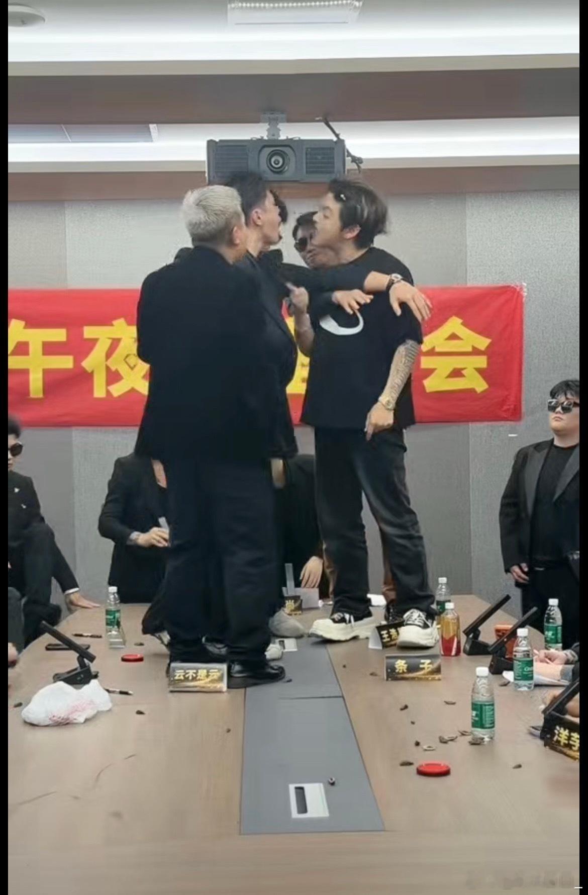 快手千万主播刘二狗徒弟刘尚有1747.6粉丝在（6月30日）凌晨 午夜开启直播邀