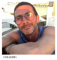 英国一超市员工阻止小偷，不仅没得到表扬，反而被当场解雇，超市的神操作，简直让人看