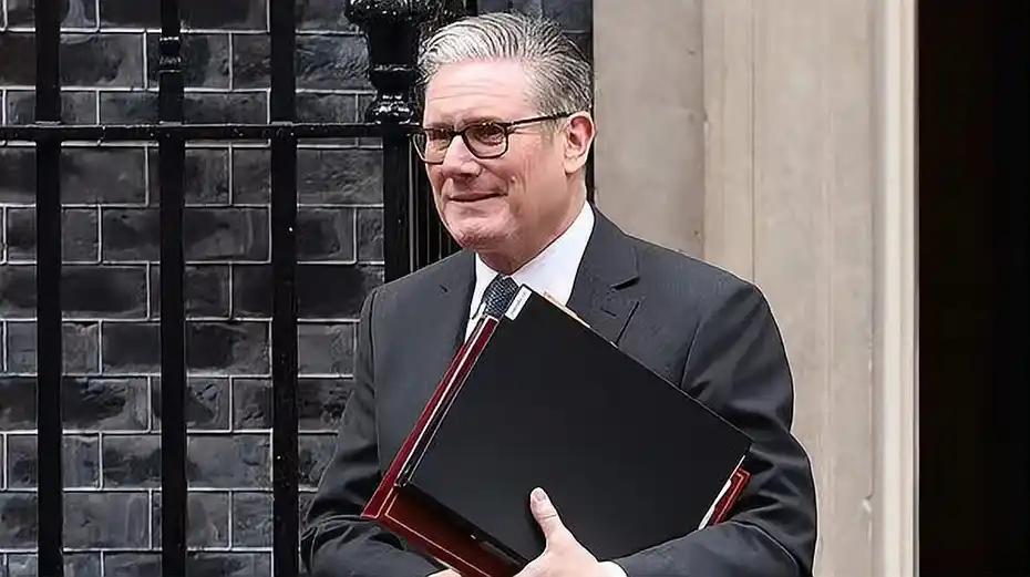 英首相“双面论调”引关注，中方严正回应捍卫立场

12月2日，中国驻英国大使馆官