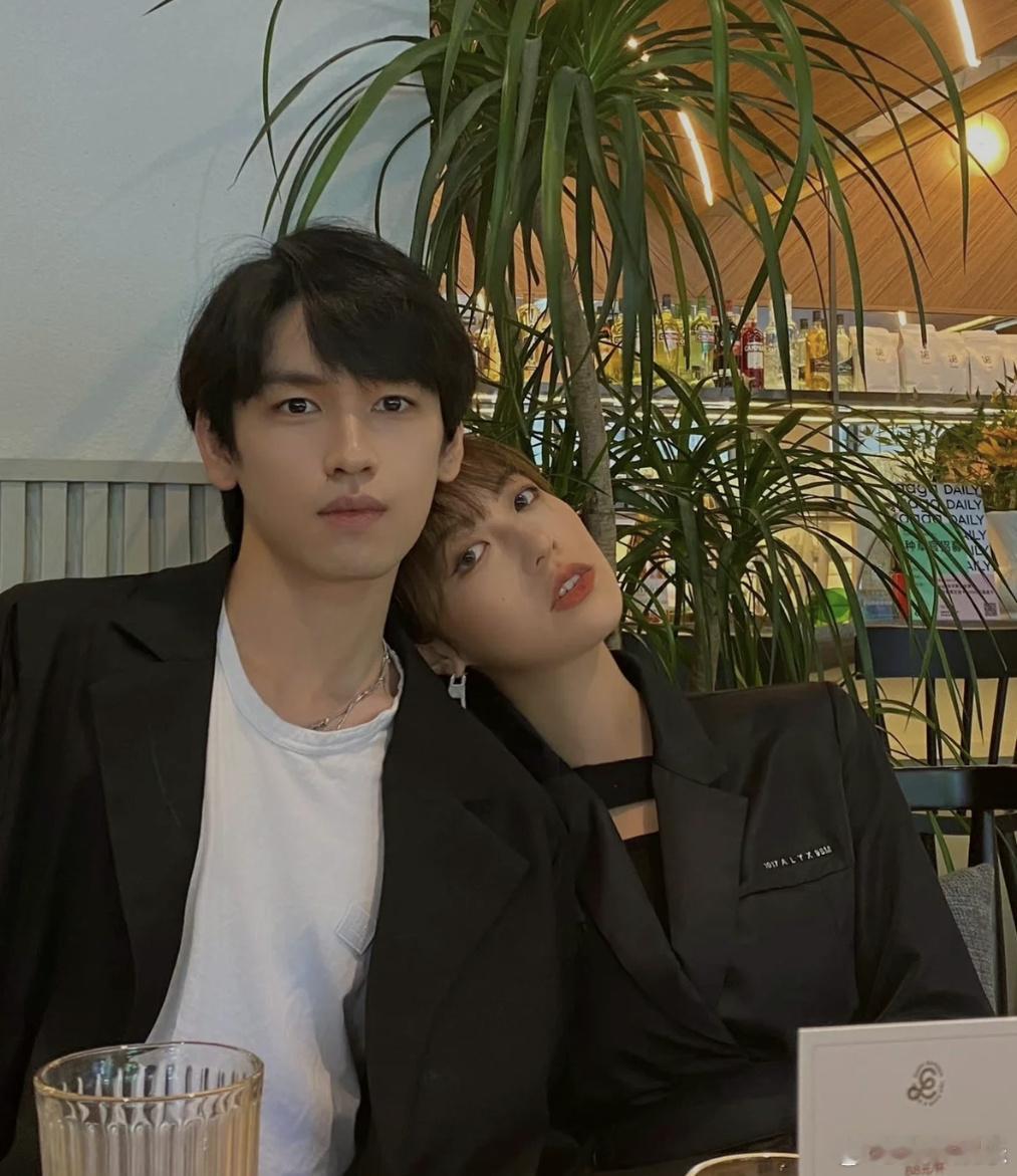 毛人龙许文婷分手意难平预警！曾以为会走到最后的人文CP官宣分开，那些海边告白、雪