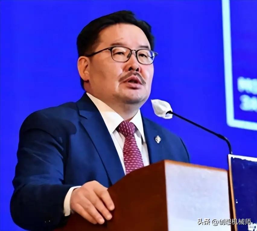 蒙古国国家大呼拉尔全体会议上，超过七成议员支持，批准赞登沙特尔辞去总理职务。
