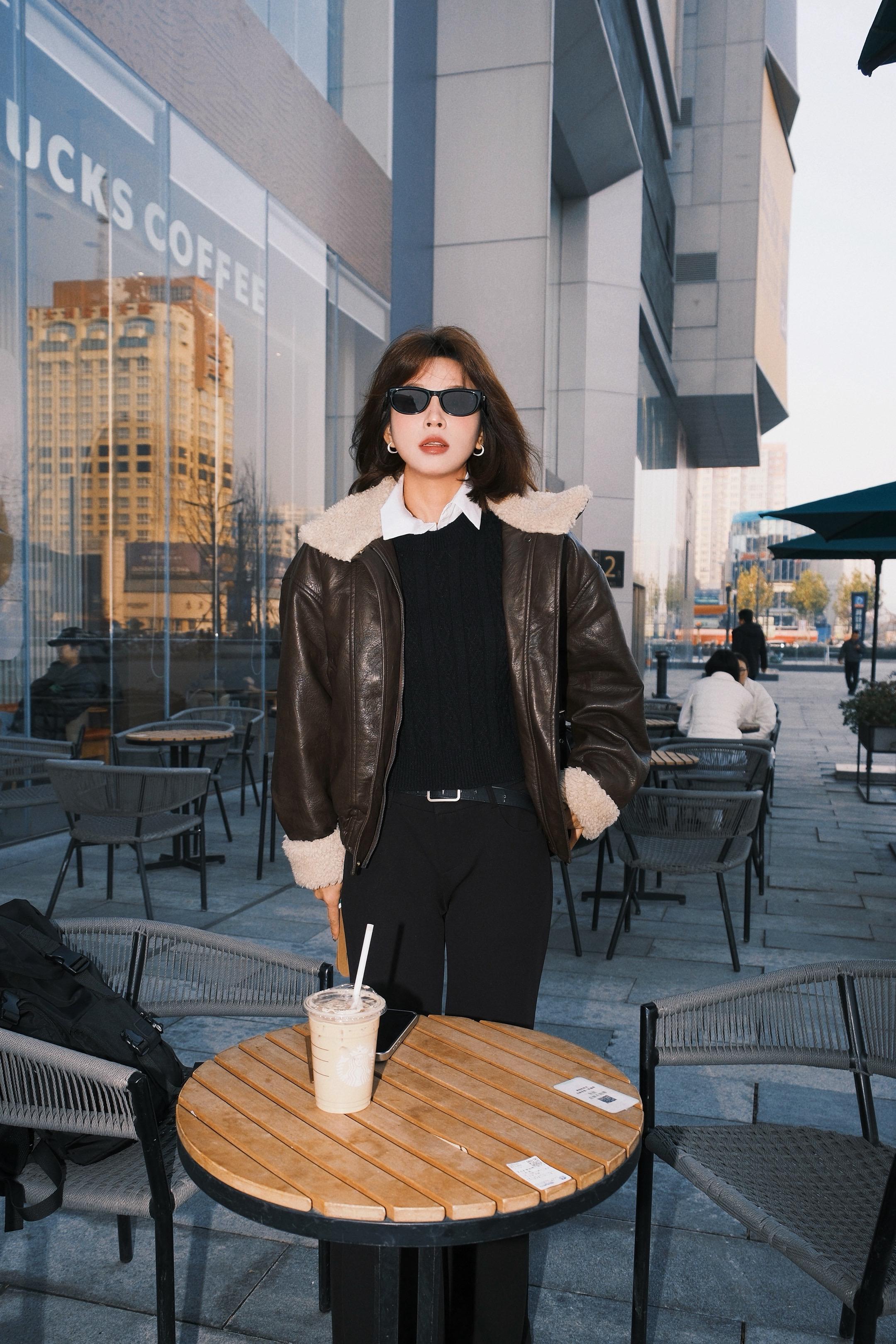 我大概到了中年叛逆期，开始按照自己真正的想法去生活。别人的话不想再听...